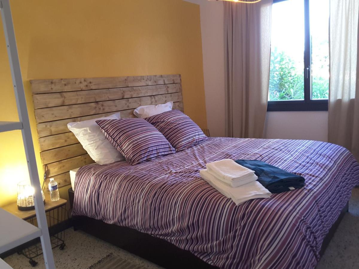 Philoxenia Bed and Breakfast Pourrieres Εξωτερικό φωτογραφία