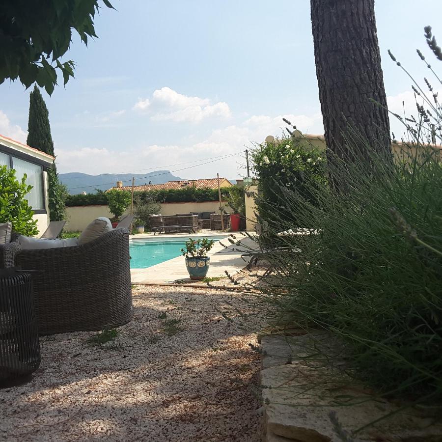 Philoxenia Bed and Breakfast Pourrieres Εξωτερικό φωτογραφία
