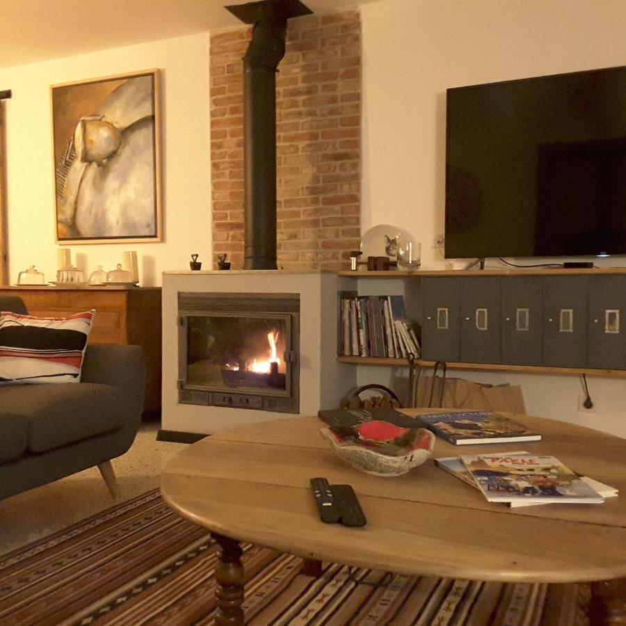 Philoxenia Bed and Breakfast Pourrieres Εξωτερικό φωτογραφία